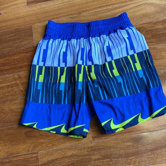 Boys Nike swim trunks - Picture 2 of 14
